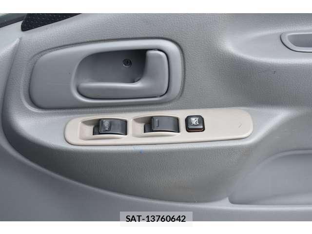 Toyota TOYOACE 2016-08 8872283-9