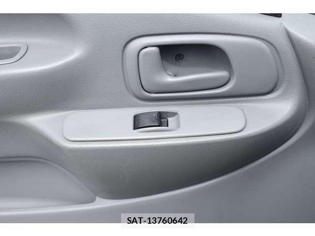Toyota TOYOACE 2016-08 8872283-11
