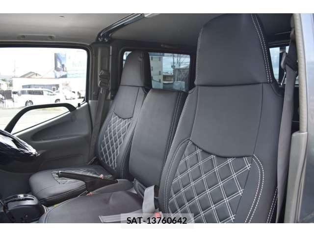 Toyota TOYOACE 2016-08 8872283-13