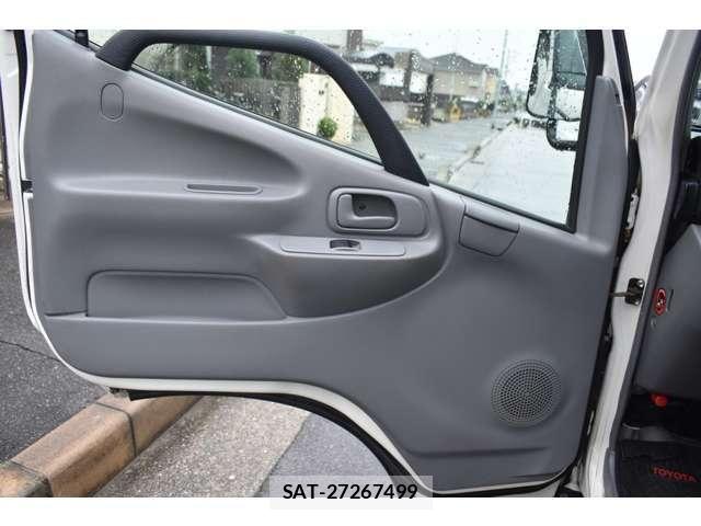 Toyota TOYOACE 2018-11 8882639-10