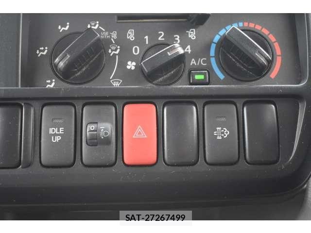 Toyota TOYOACE 2018-11 8882639-22