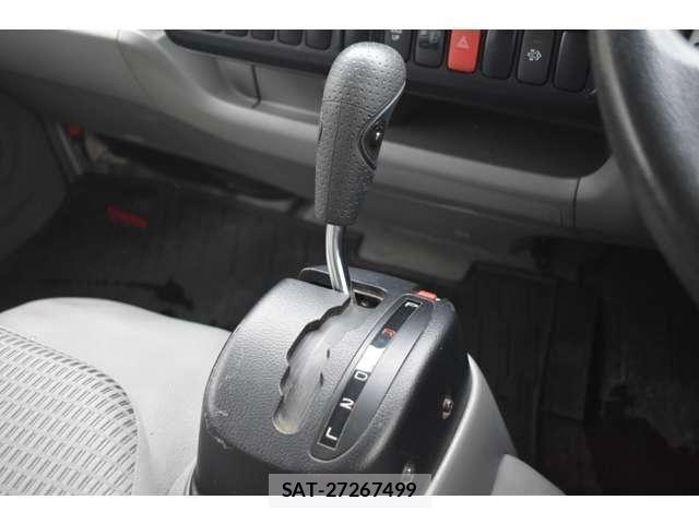 Toyota TOYOACE 2018-11 8882639-3