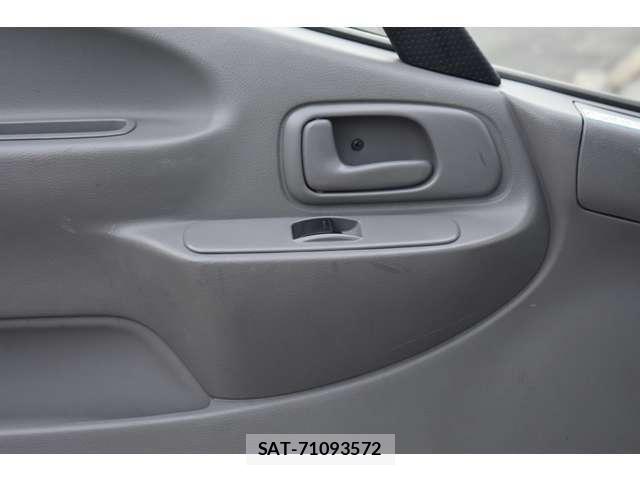 Toyota TOYOACE 2019-08 8882640-11