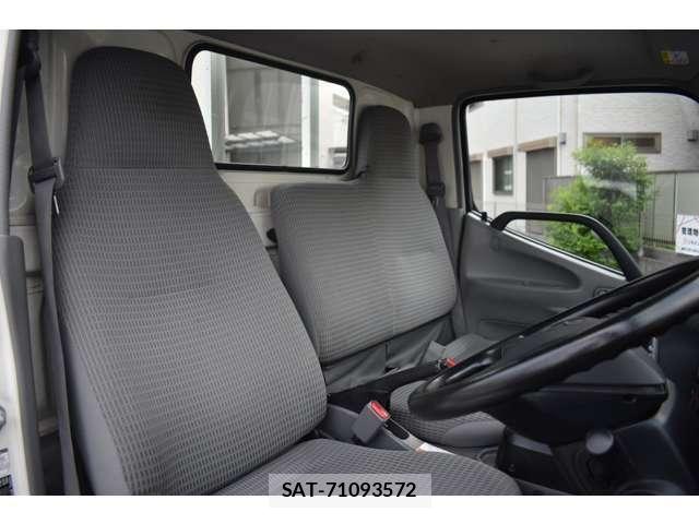 Toyota TOYOACE 2019-08 8882640-12