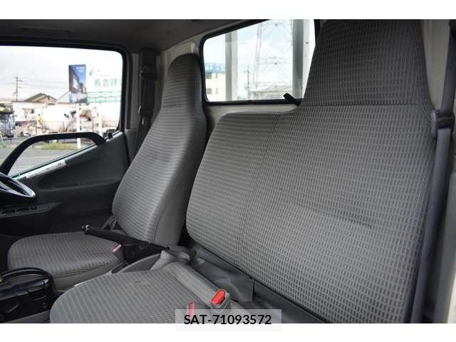 Toyota TOYOACE 2019-08 8882640-13
