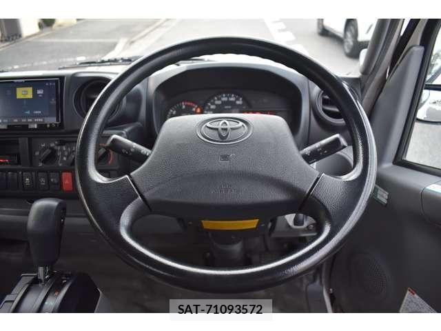 Toyota TOYOACE 2019-08 8882640-5