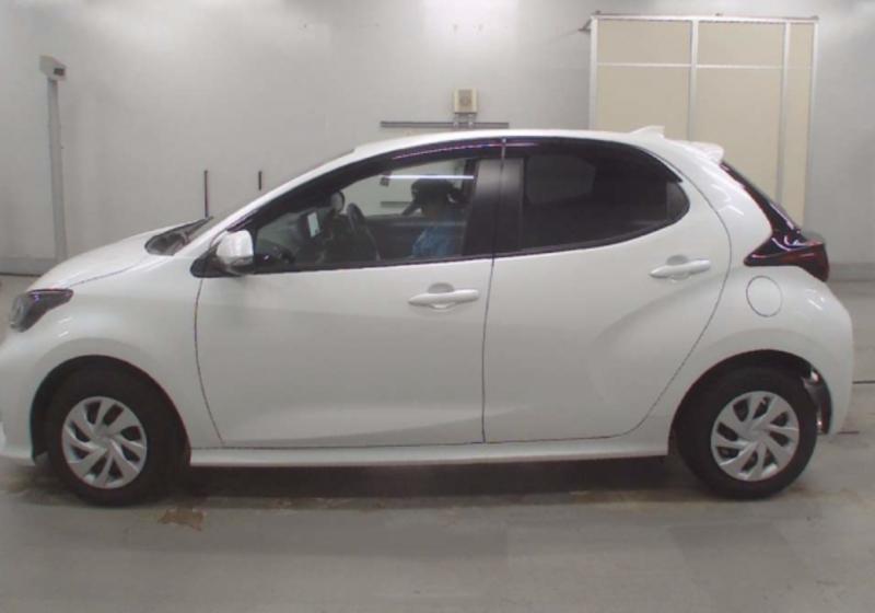 Toyota YARIS 2024-10 922429-3