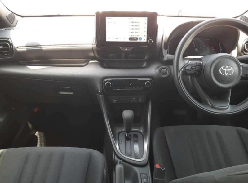 Toyota YARIS 2024-10 922429-8