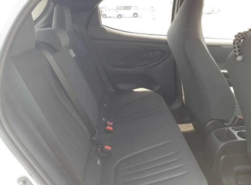 Toyota YARIS 2024-10 922429-9