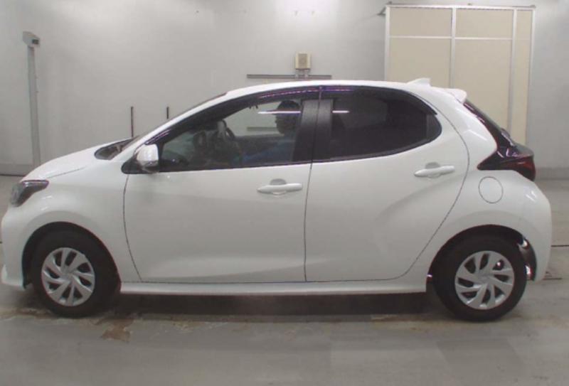 Toyota YARIS 2024-04 922430-3