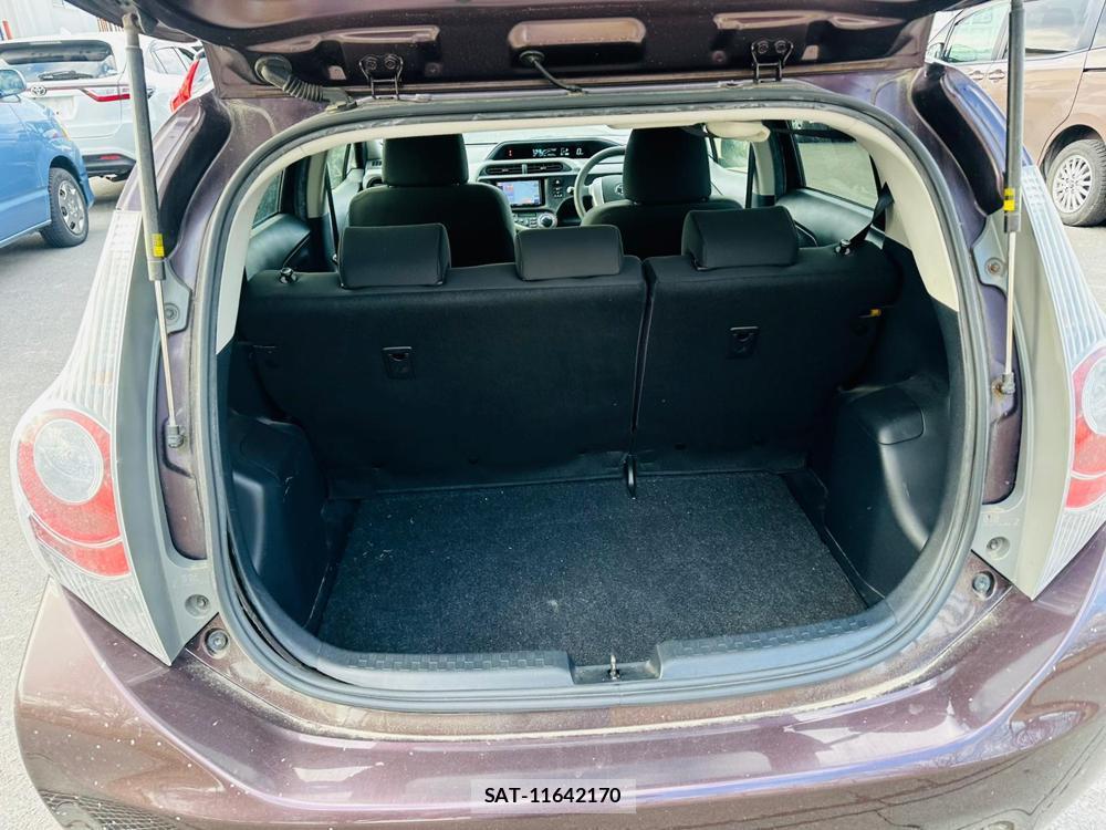Toyota AQUA 2014-02 523880-26