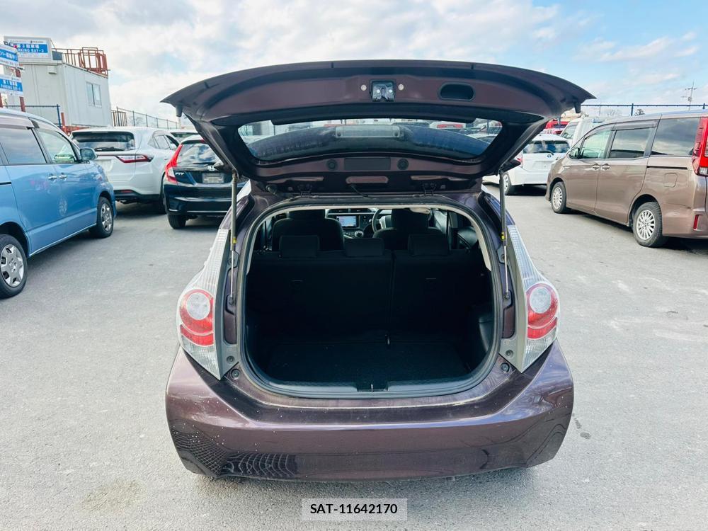Toyota AQUA 2014-02 523880-27