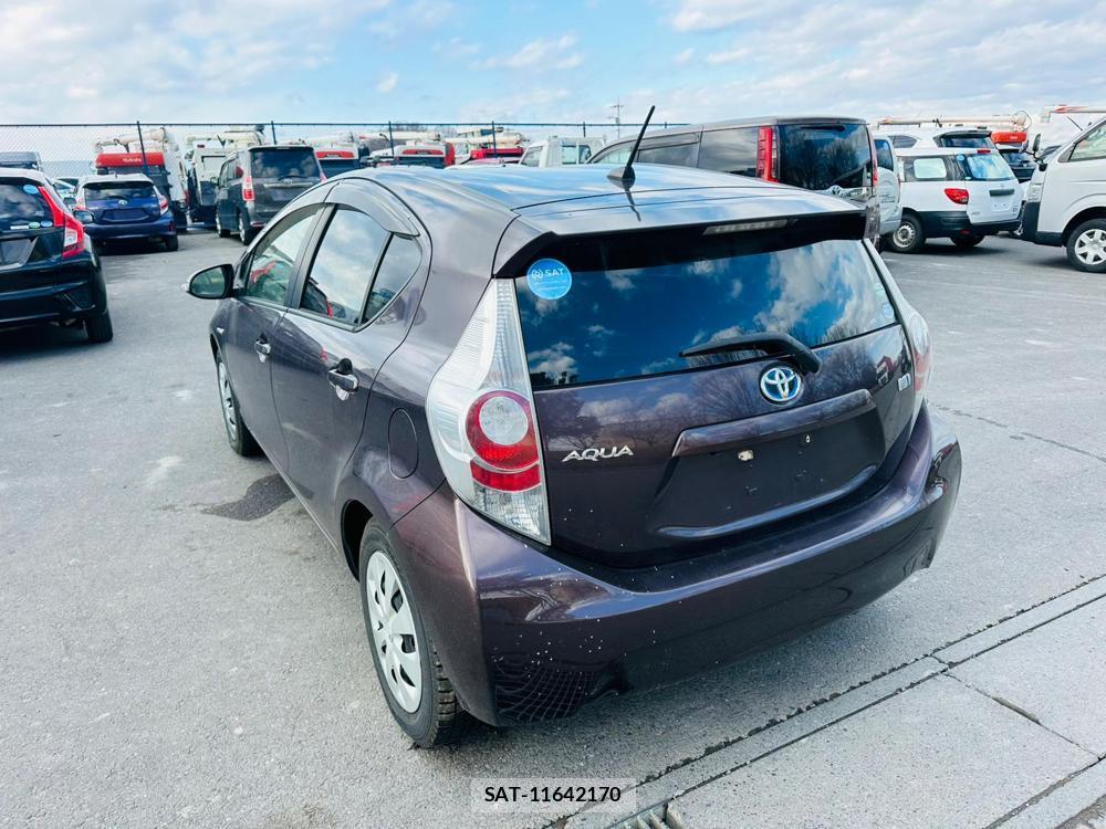 Toyota AQUA 2014-02 523880-2