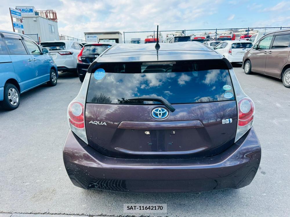 Toyota AQUA 2014-02 523880-3