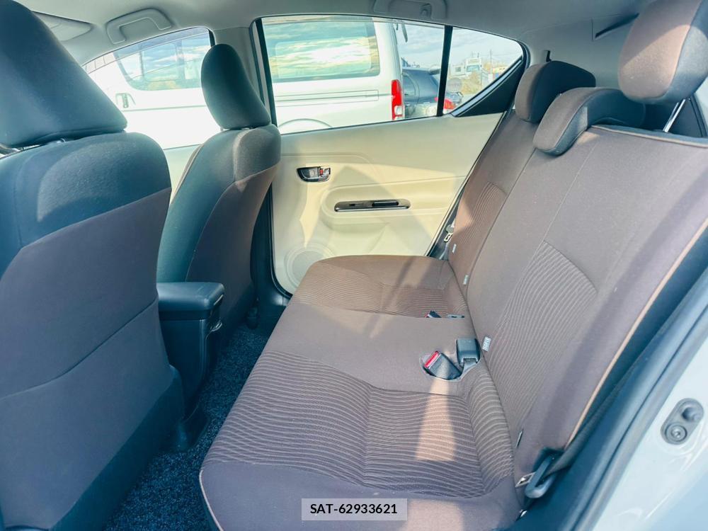 Toyota AQUA 2013 4648671-9