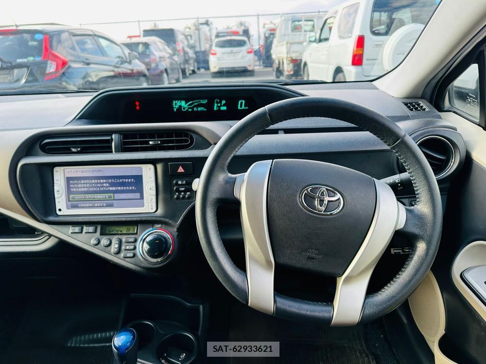 Toyota AQUA 2013 4648671-13