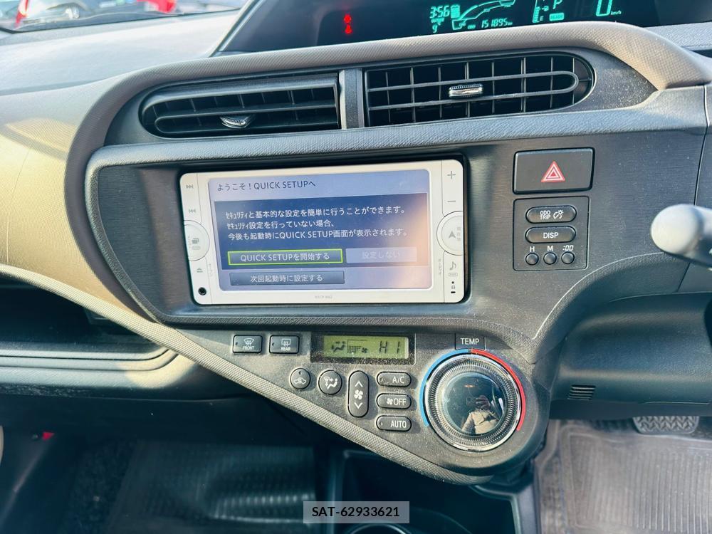 Toyota AQUA 2013 4648671-19