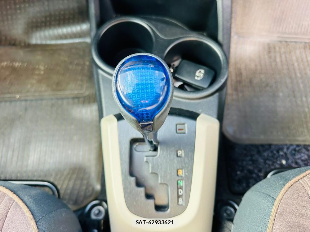Toyota AQUA 2013 4648671-20