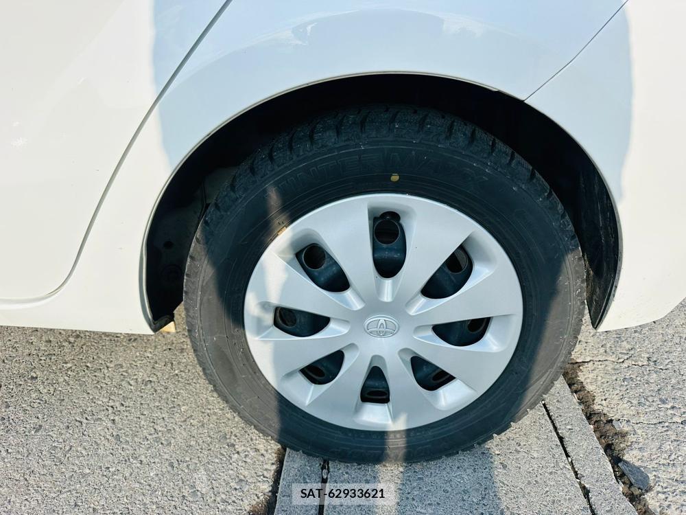 Toyota AQUA 2013 4648671-31
