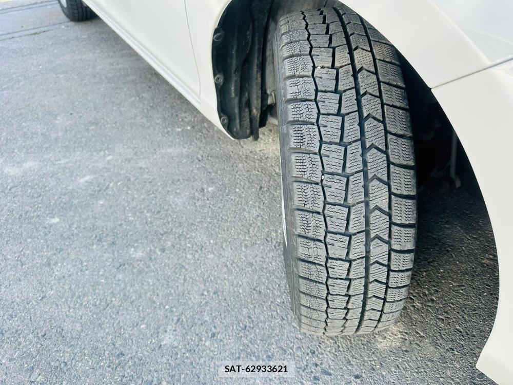 Toyota AQUA 2013 4648671-32