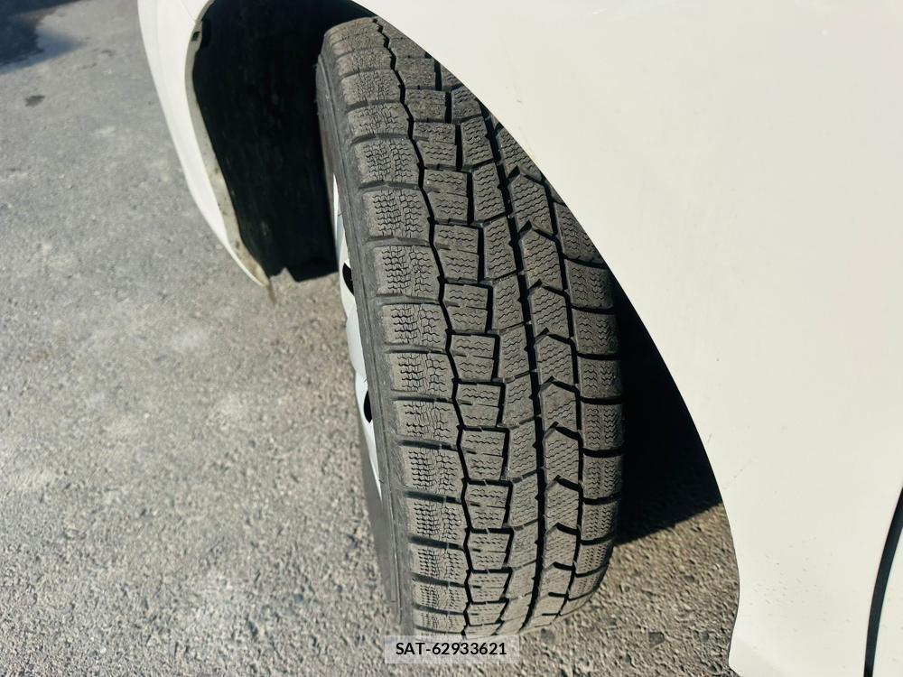 Toyota AQUA 2013 4648671-33