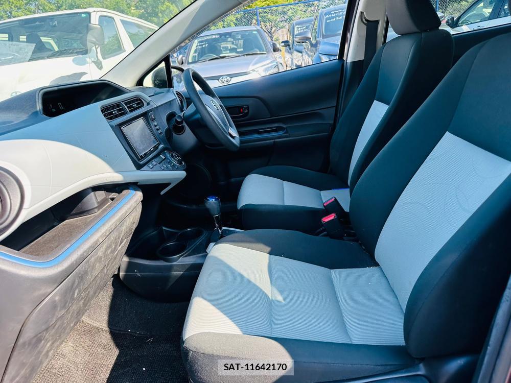 Toyota AQUA 2014-02 523880-10