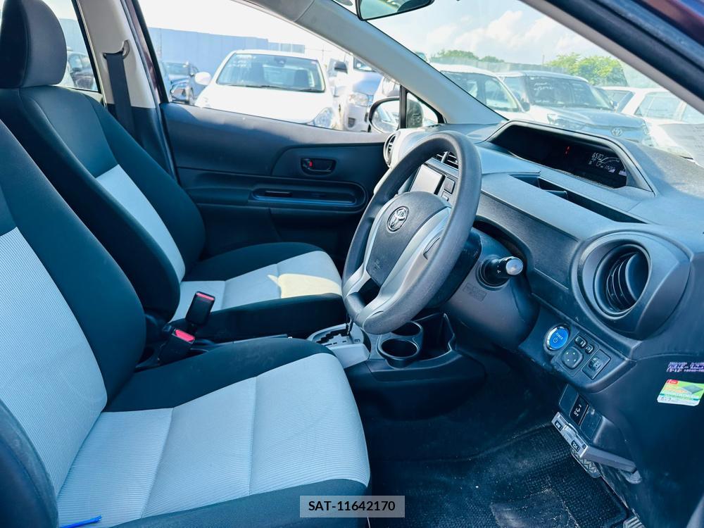 Toyota AQUA 2014-02 523880-11