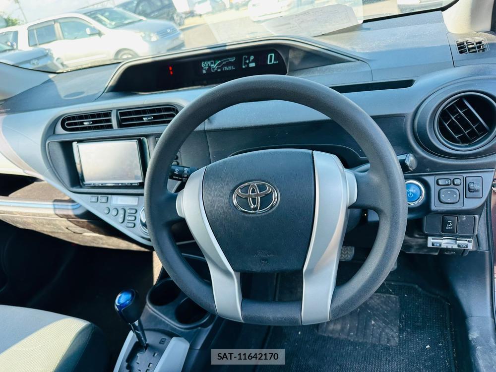 Toyota AQUA 2014-02 523880-14