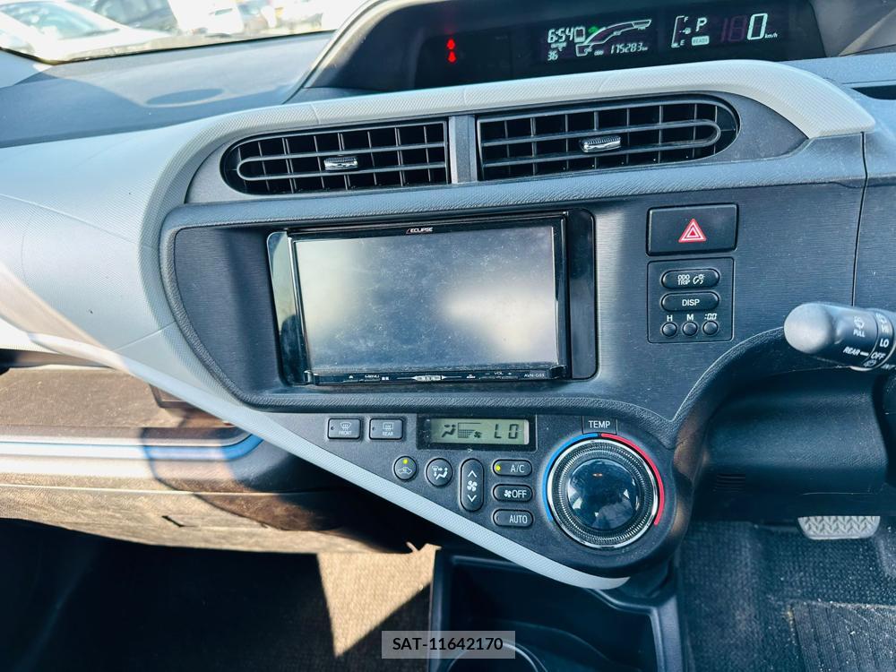 Toyota AQUA 2014-02 523880-19