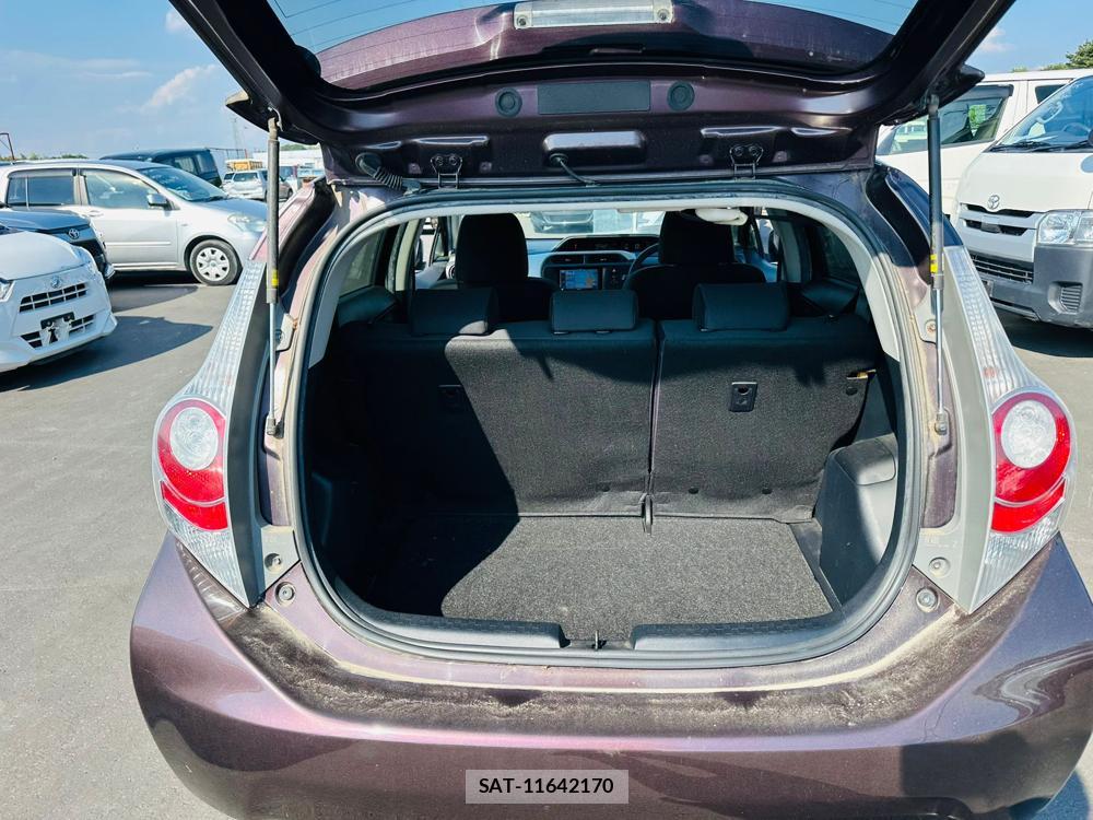 Toyota AQUA 2014-02 523880-26