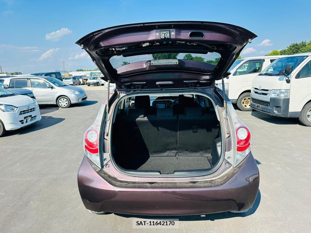 Toyota AQUA 2014-02 523880-27