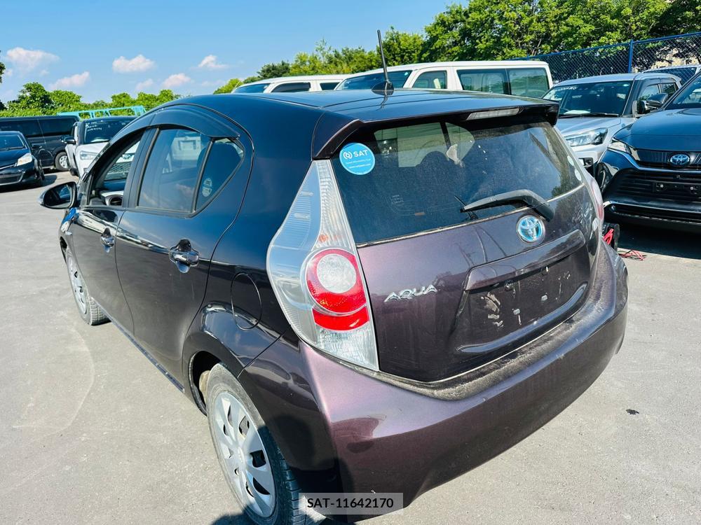 Toyota AQUA 2014-02 523880-2
