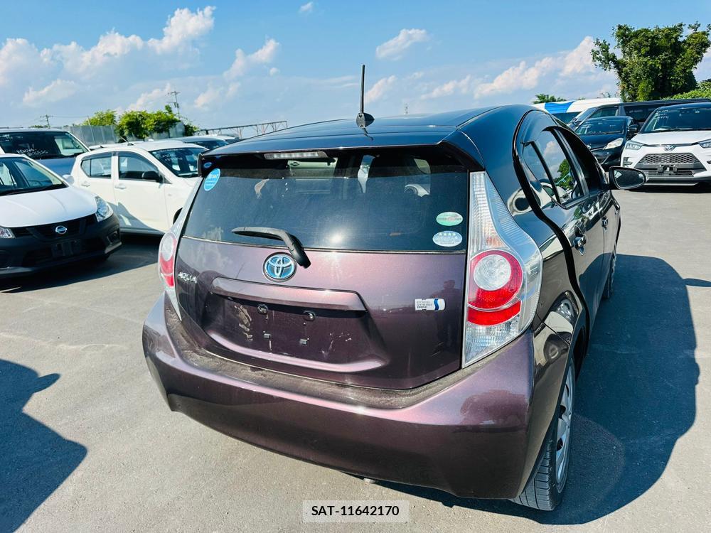 Toyota AQUA 2014-02 523880-4