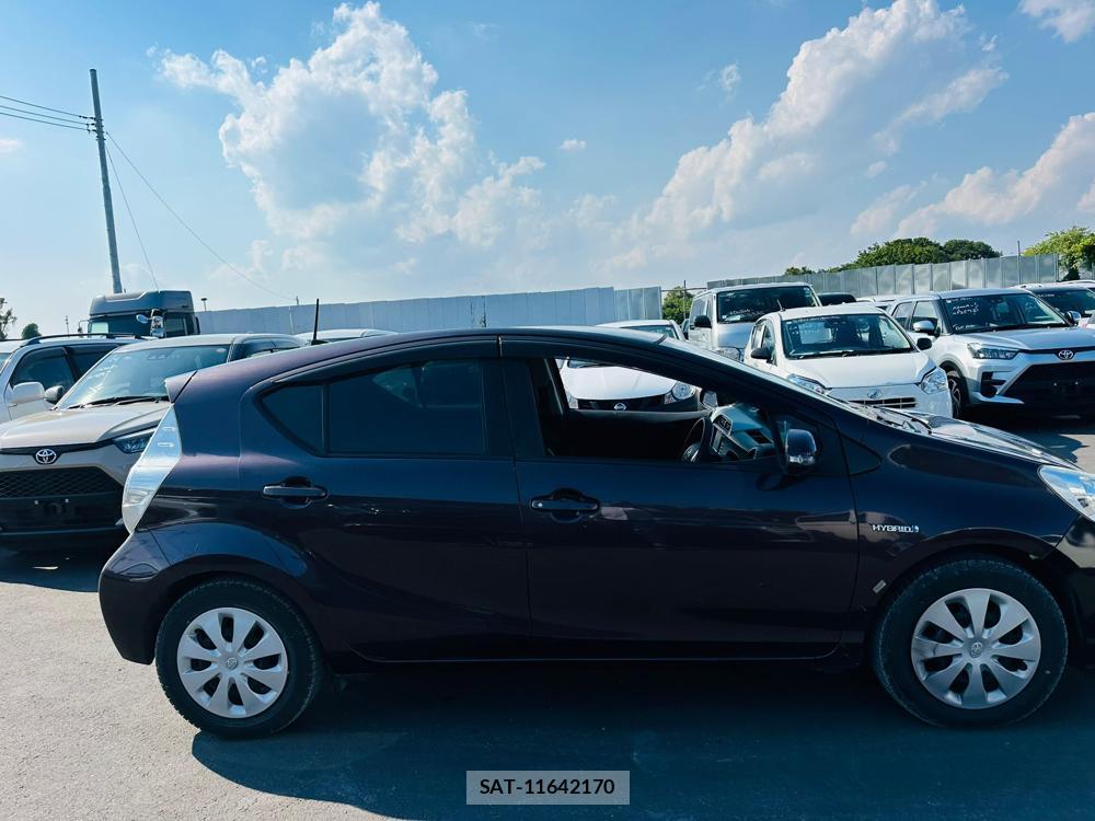 Toyota AQUA 2014-02 523880-5