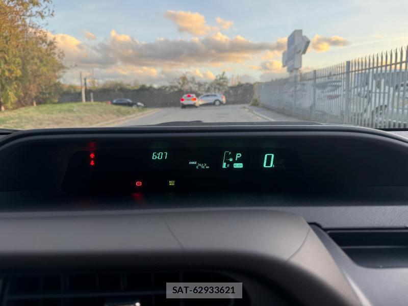 Toyota AQUA 2013-05 4648671-16