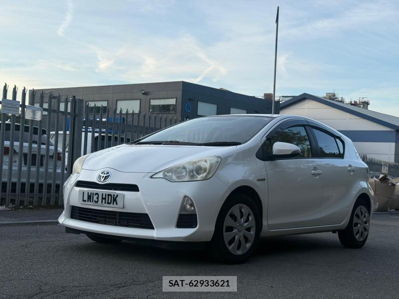 Toyota AQUA 2013-05 4648671-1