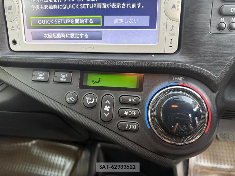 Toyota AQUA 2013-05 4648671-22