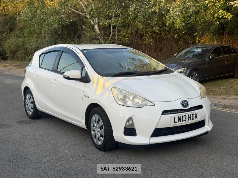 Toyota AQUA 2013-05 4648671-5