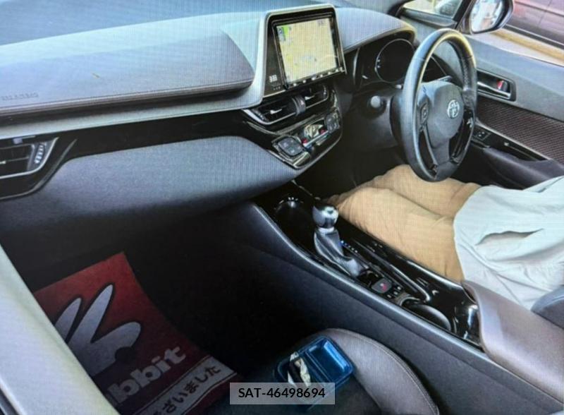 Toyota C-HR 2018 1410730-4