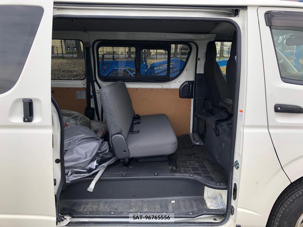 Toyota HIACE VAN 2019 6591493-9