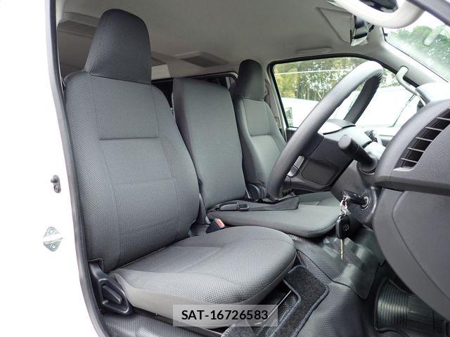 Toyota HIACE VAN 2022-05 6717568-19