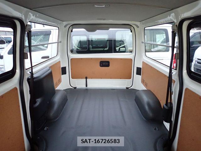 Toyota HIACE VAN 2022-05 6717568-26
