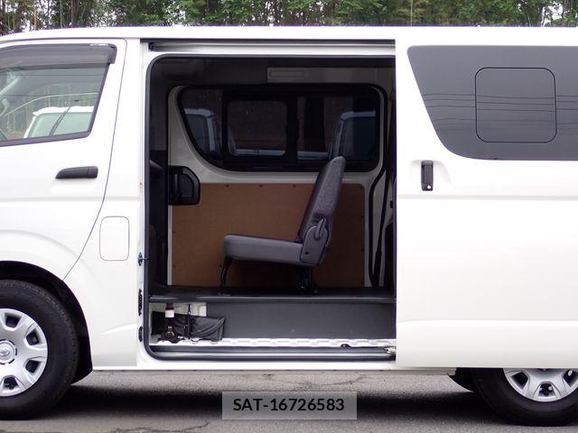 Toyota HIACE VAN 2022-05 6717568-4