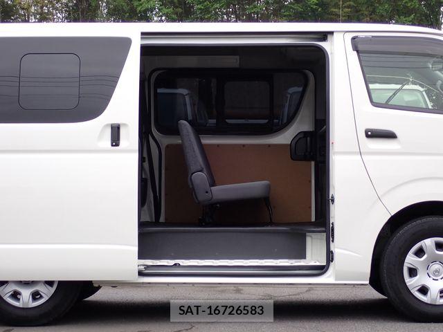 Toyota HIACE VAN 2022-05 6717568-5