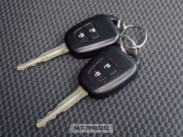 Toyota HIACE VAN 2021-02 6753607-16