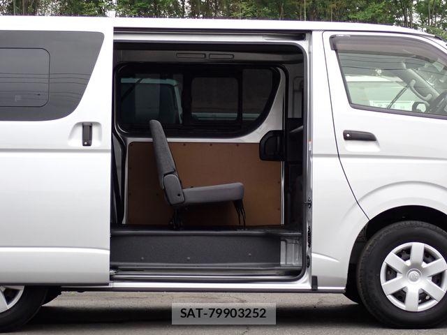 Toyota HIACE VAN 2021-02 6753607-5