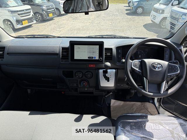 Toyota HIACE VAN 2026-03 7021774-13