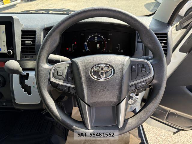 Toyota HIACE VAN 2026-03 7021774-14