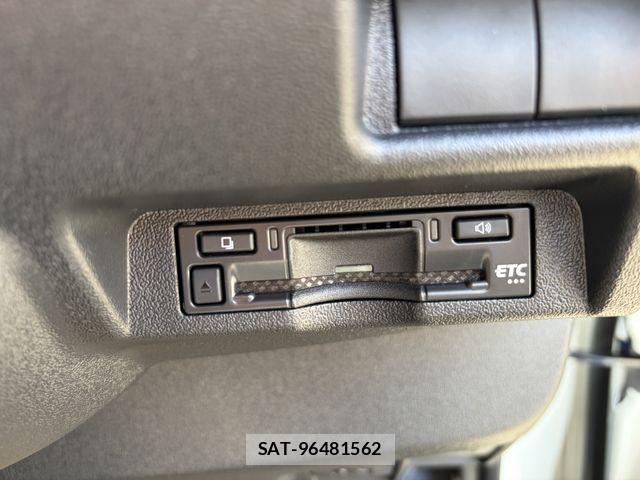 Toyota HIACE VAN 2026-03 7021774-21