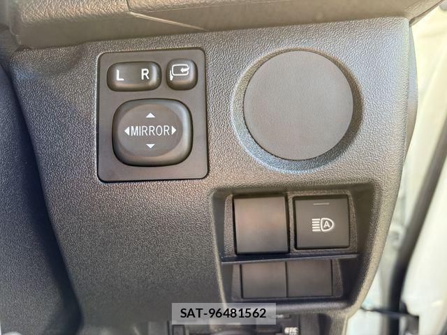 Toyota HIACE VAN 2026-03 7021774-23